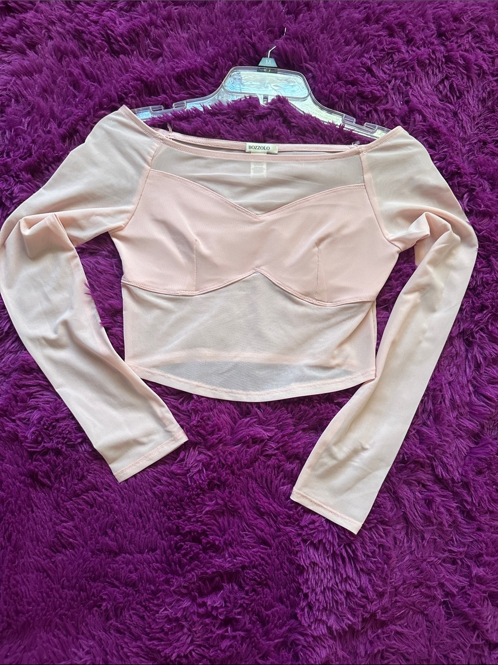 Bozzolo Pale Pink Off-Shoulder Long Sleeve Crop Top
** NEVER BEEN WORN :)